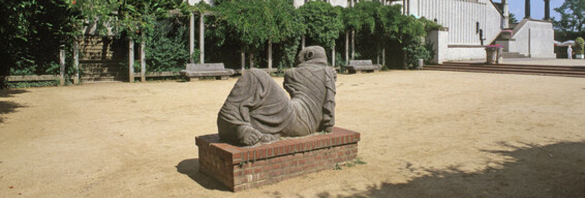 Vier Schattenfiguren 